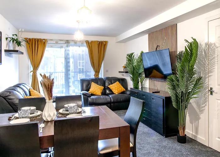 Open Mind Property - Luxury Apartment Near Hospital & Underground Free Parking For 2 Vehicles